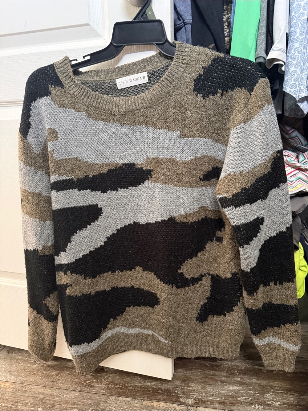 Wanna B Women's Long Sleeve Camouflage Pullover Sweater - Green/Black/Gray